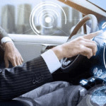 Dai veicoli connessi ai veicoli software-defined infotainment