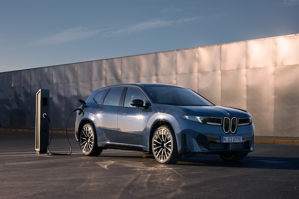 The-New-BMW-iX